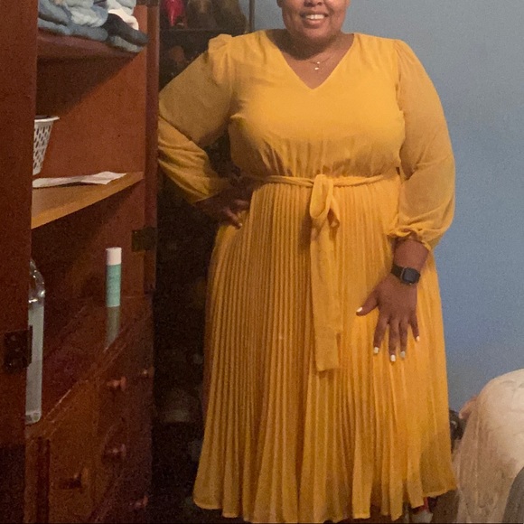Lane Bryant Dresses & Skirts - Beauticurve Yellow MIDI Dress